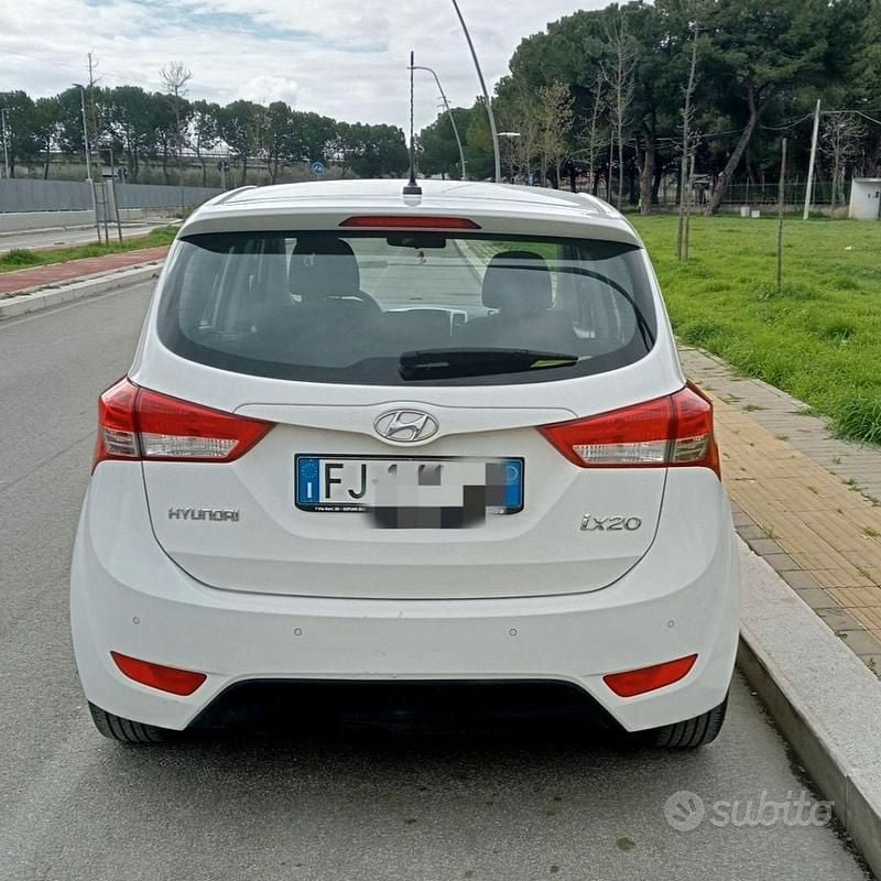 Usata Hyundai ix20 Xpossible 90 CV (66 kW) 2017 Bianco Utilitaria