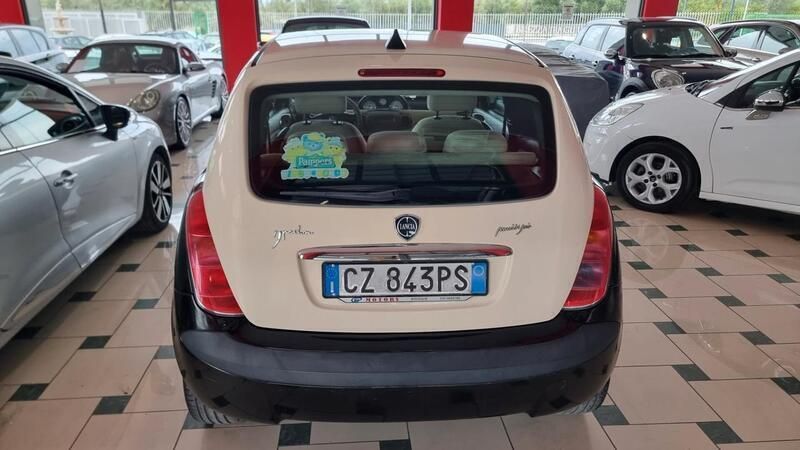 Usata Lancia Ypsilon 69 CV (50 kW) 2006 Beige Utilitaria