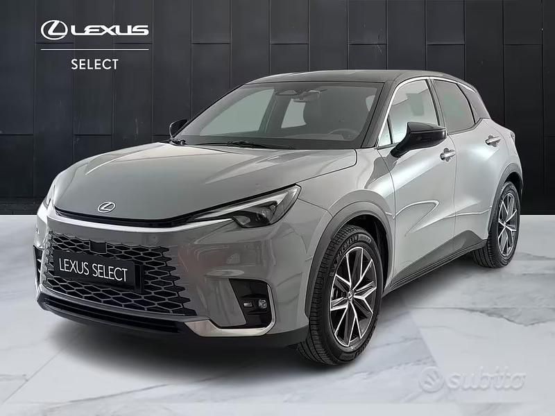Usata Lexus LBX 91 CV (66 kW) 2024 Grigio SUV
