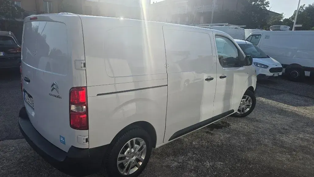 Usata Citroën Jumpy 144 CV (105 kW) 2022 Bianco / pastello Monovolume