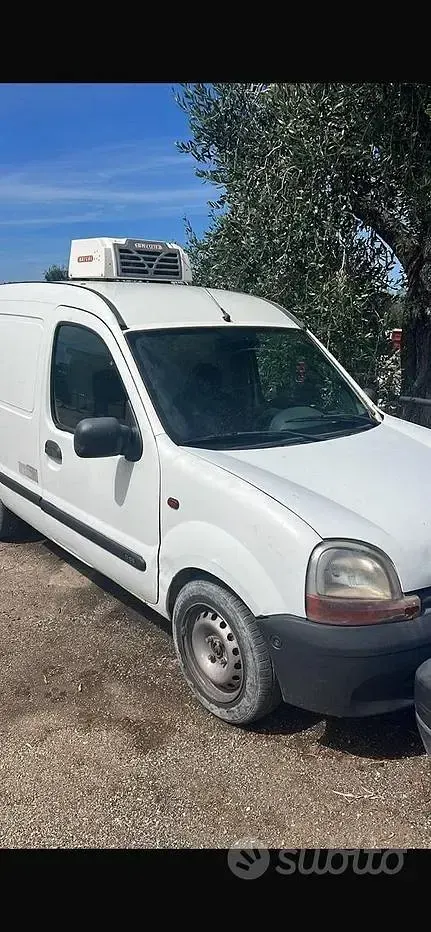 Usata Renault Kangoo 64 CV (47 kW) 2001 Bianco Monovolume