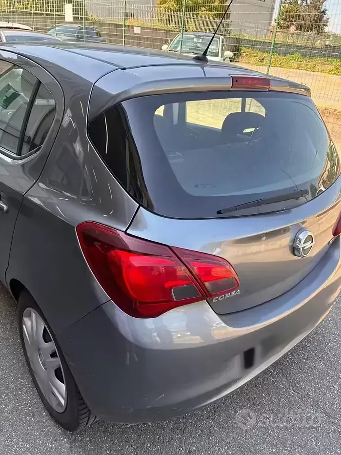 Usata Opel Corsa 90 CV (66 kW) 2019 Grigio Utilitaria