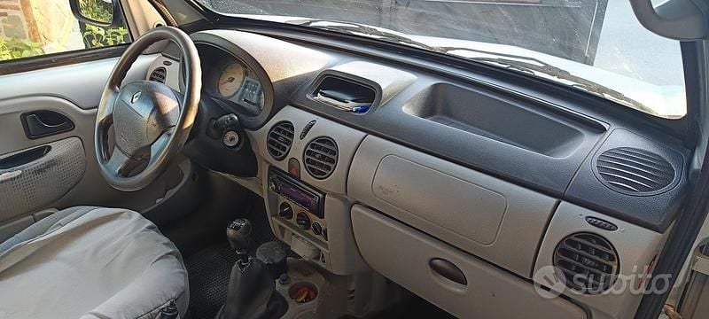 Usata Renault Kangoo 82 CV (60 kW) 2005 Berlina