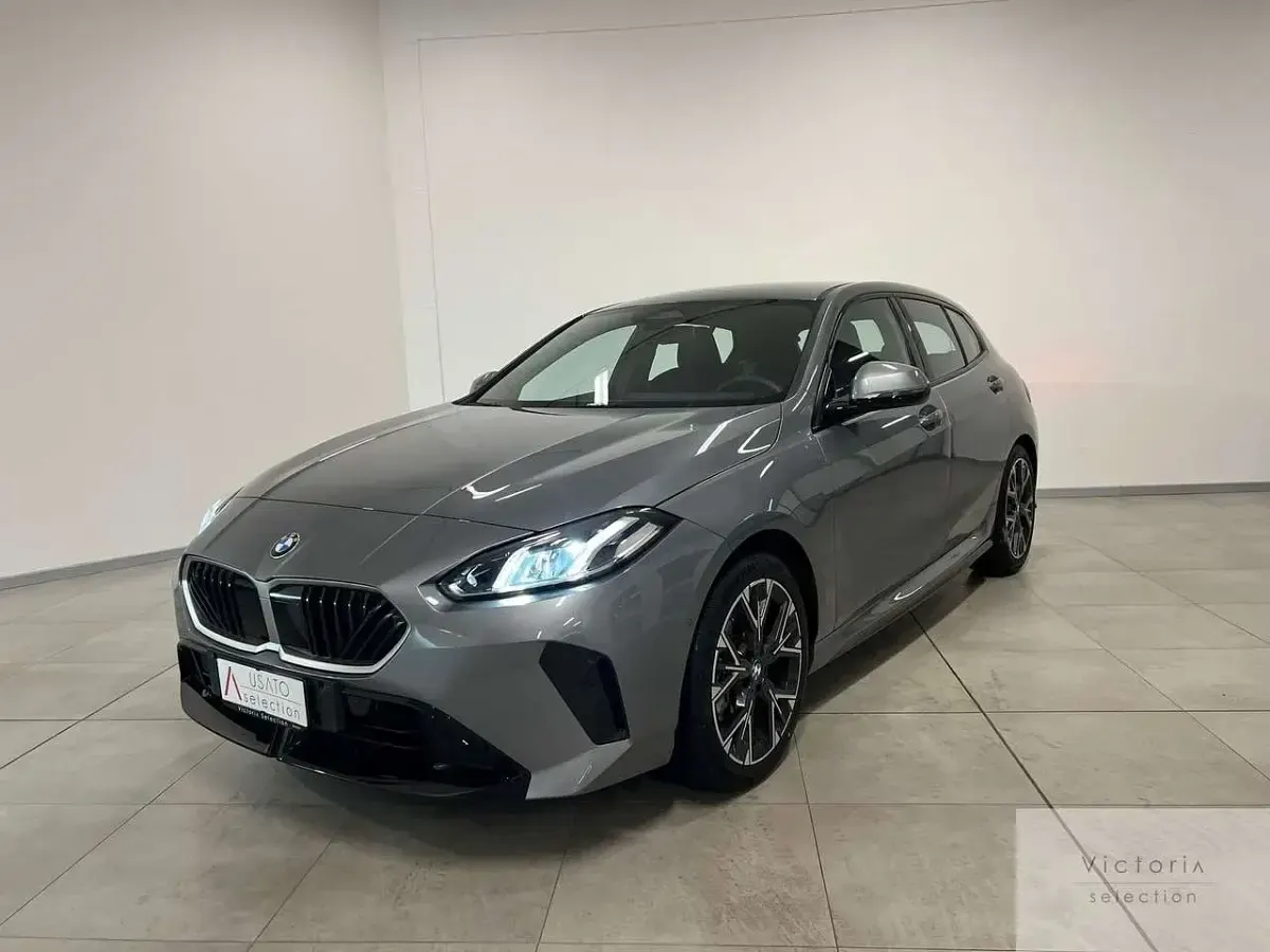 Usata BMW 118 M Sport 150 CV (110 kW) 2025 Grigio Utilitaria