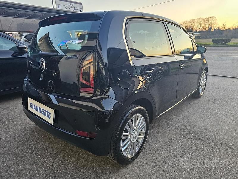Usata VW up! Move 67 CV (49 kW) 2022 Nero Utilitaria