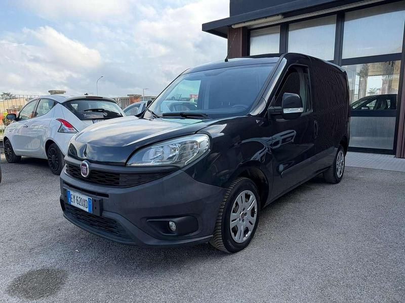 Usata Fiat Doblò Emotion 90 CV (66 kW) 2015 Nero Monovolume