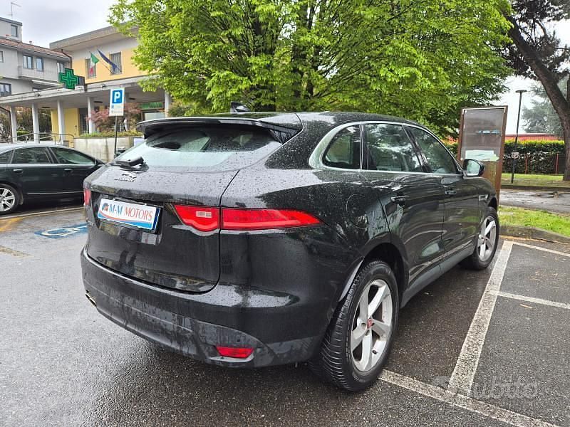 Usata Jaguar F-Pace Portfolio 180 CV (132 kW) 2019 Nero SUV