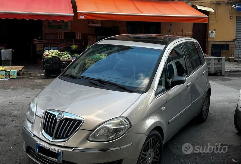 Usata 2009 Lancia Musa Monovolume | 5000 € (Buon prezzo) - Immagine 1/4