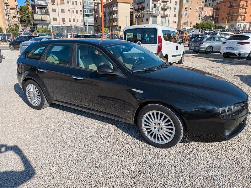 Usata Alfa Romeo 159 Progression 120 CV (88 kW) 2009 Nero Station wagon