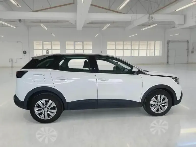 Usata Peugeot 3008 Business-Line 131 CV (96 kW) 2020 Bianco SUV