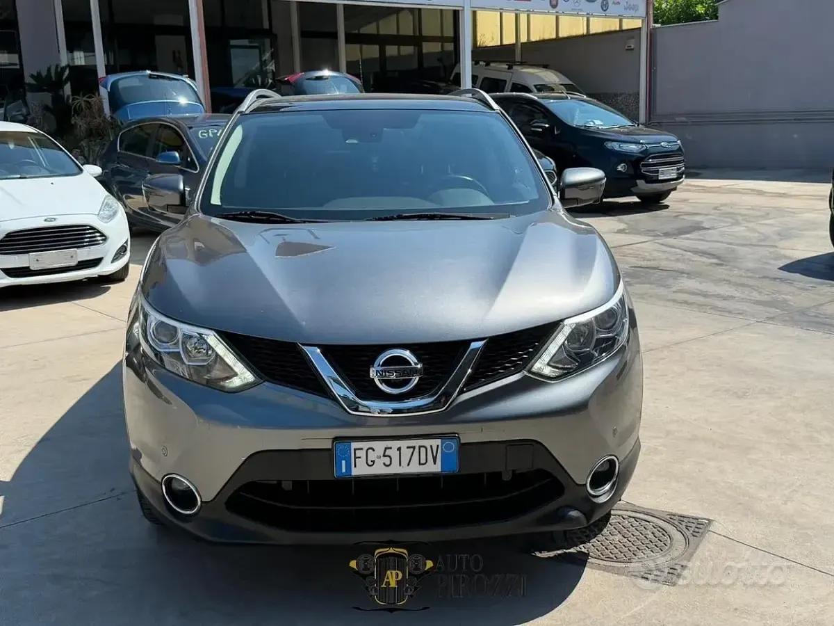 Usata Nissan Qashqai N-Connecta 116 CV (85 kW) 2017 Grigio SUV
