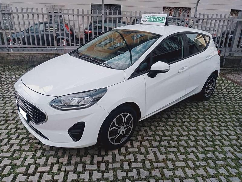 Usata Ford Fiesta 75 CV (55 kW) 2022 73h  frozen white pastello Berlina