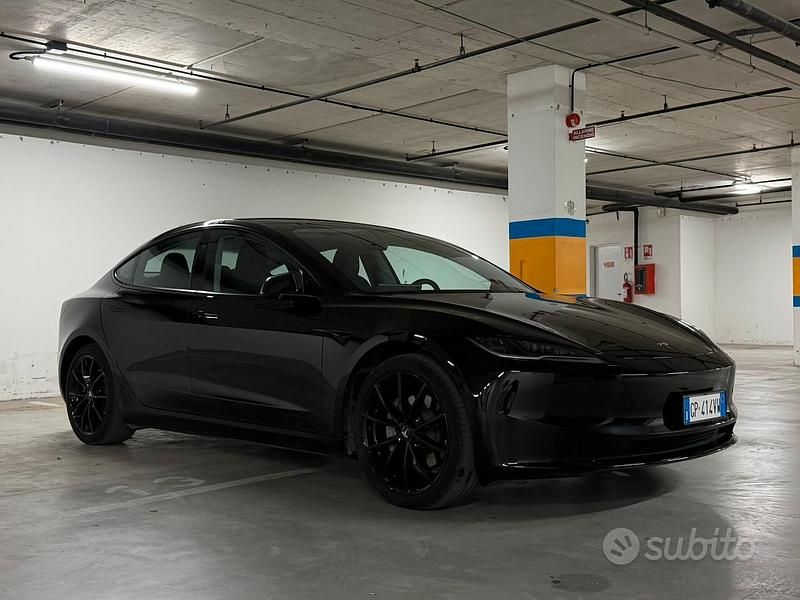Usata Tesla Model 3 RWD 235 kW (320 CV) 2023 Nero Berlina
