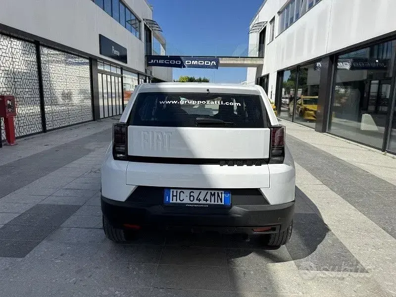Nuova Fiat Grande Panda Icon 100 CV (73 kW) 2026 Bianco Utilitaria