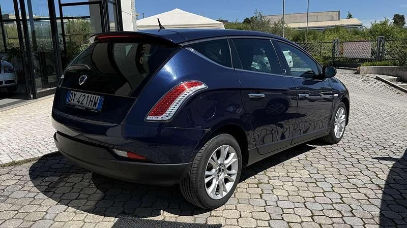 Usata Lancia Delta 120 CV (88 kW) 2009 Blu/azzurro Utilitaria