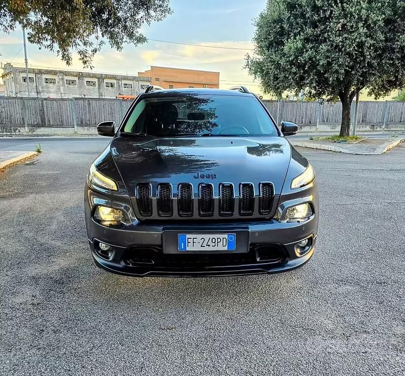 Usata Jeep Cherokee Night Eagle 200 CV (147 kW) 2016 Grigio SUV