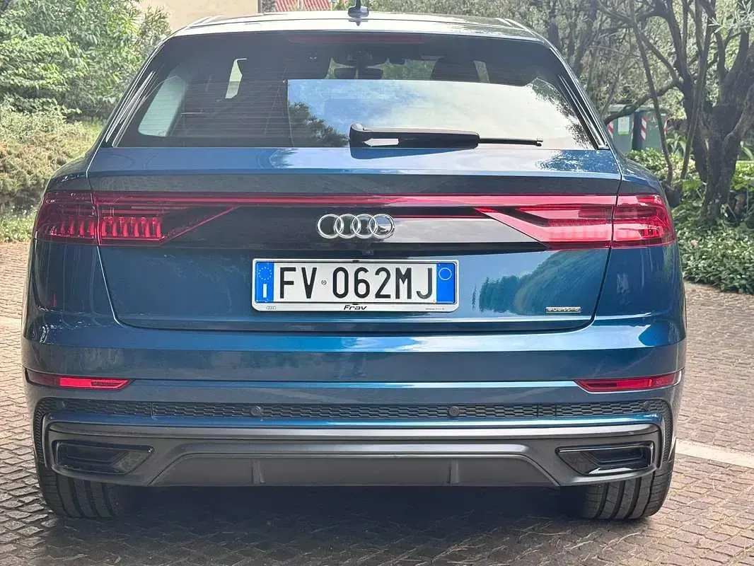 Usata Audi Q8 Sport 286 CV (210 kW) 2019 Blu/azzurro SUV