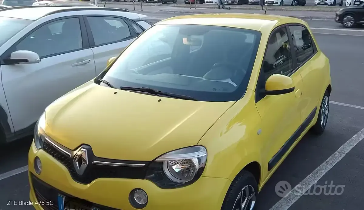 Usata Renault Twingo 69 CV (50 kW) 2015 Giallo Utilitaria