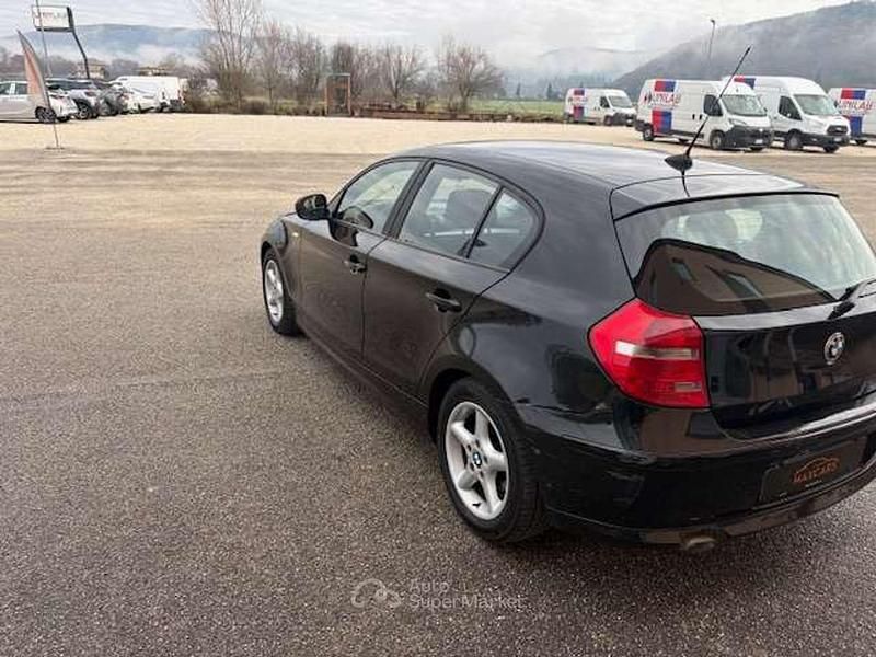 Usata BMW 116 116 CV (85 kW) 2010 Nero Utilitaria
