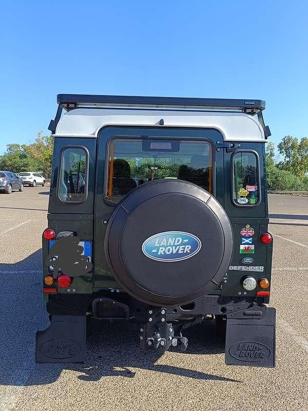 Usado Land Rover Defender 122 CV (89 kW) 2012 Verde Familiar