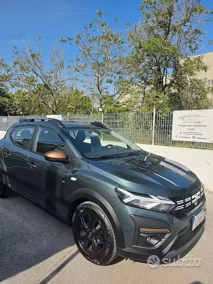 Usata Dacia Sandero Stepway 91 CV (66 kW) 2024 Verde Utilitaria