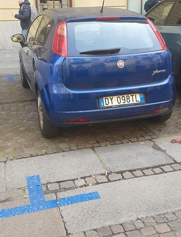 Usata Fiat Grande Punto 65 CV (47 kW) 2009 Blu Utilitaria