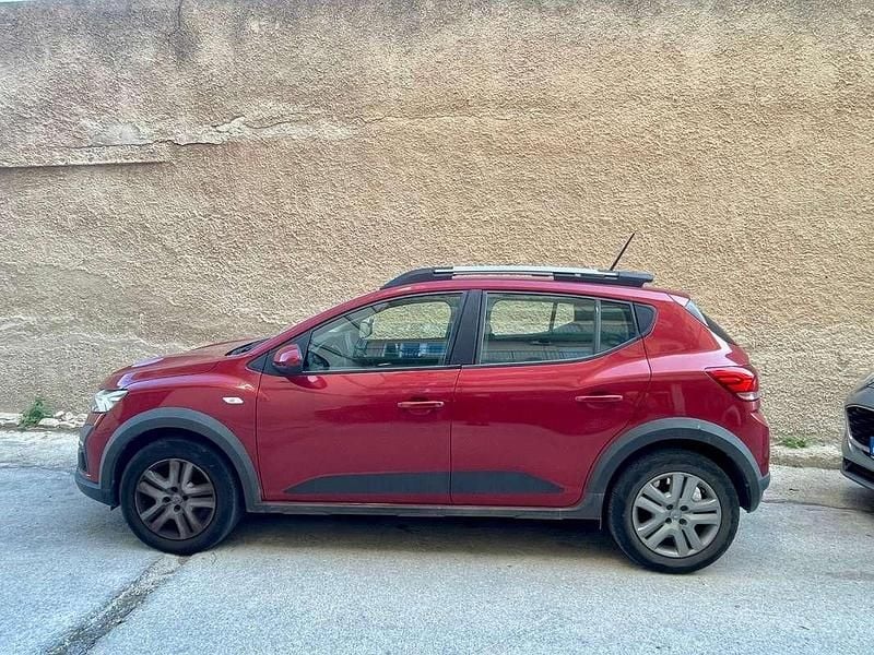 Rosso Usata 2022 Dacia Sandero Comfort Tre volumi | 12.500 € (Ottimo prezzo) - Immagine 1/4