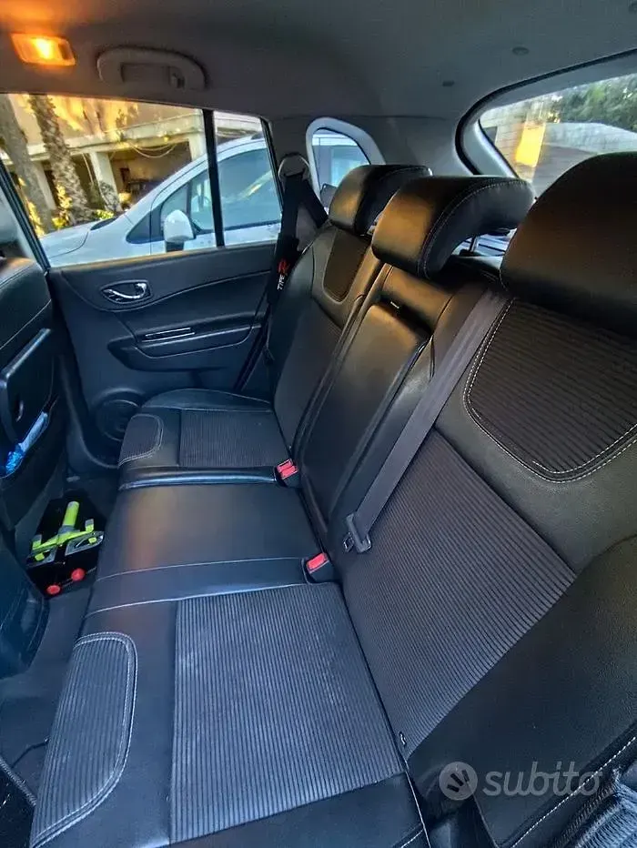 Usata Renault Koleos 150 CV (110 kW) 2011 Grigio SUV