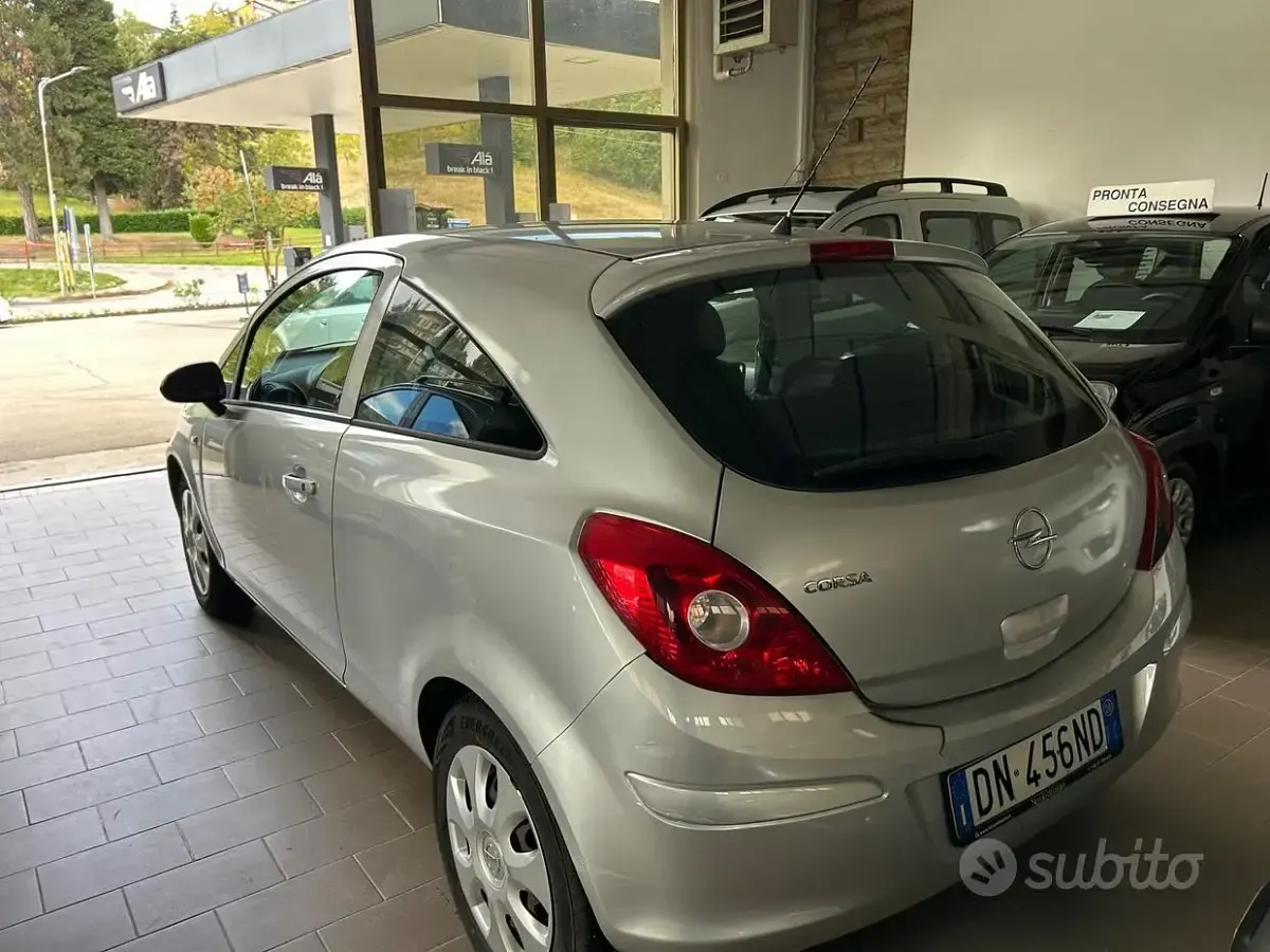 Usata Opel Corsa 60 CV (44 kW) 2008 Grigio Utilitaria