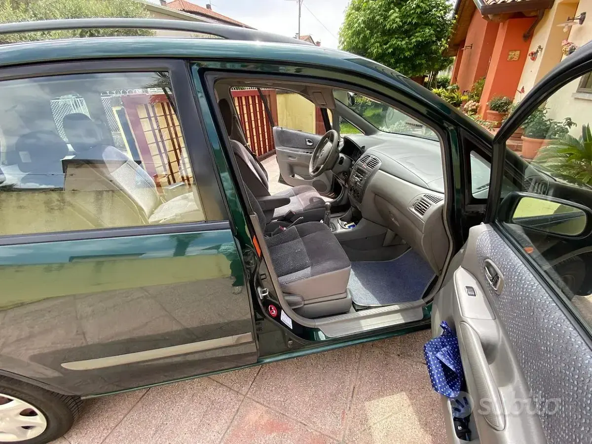 Usata Mazda Premacy 101 CV (74 kW) 2001 Verde Monovolume