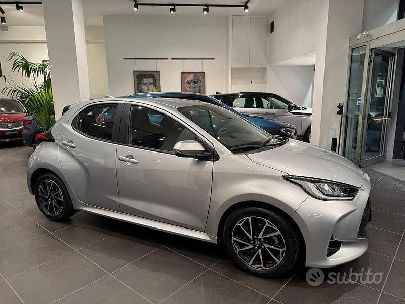 Usata Toyota Yaris Hybrid Trend 92 CV (67 kW) 2022 Other Berlina