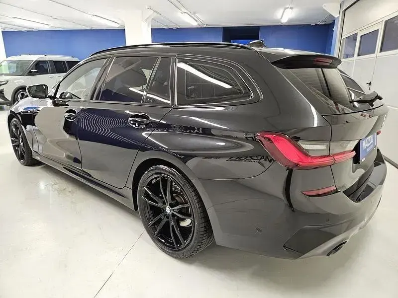 Usata BMW 320e M Sport 190 CV (139 kW) 2021 Nero Station wagon