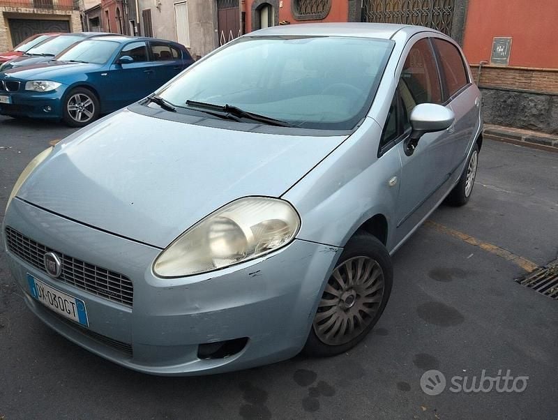 Usata Fiat Grande Punto 75 CV (55 kW) 2009 Grigio Utilitaria