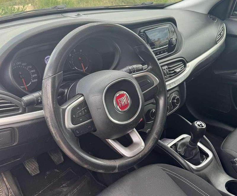 Usata Fiat Tipo Business 95 CV (69 kW) 2017 Blu/azzurro Berlina