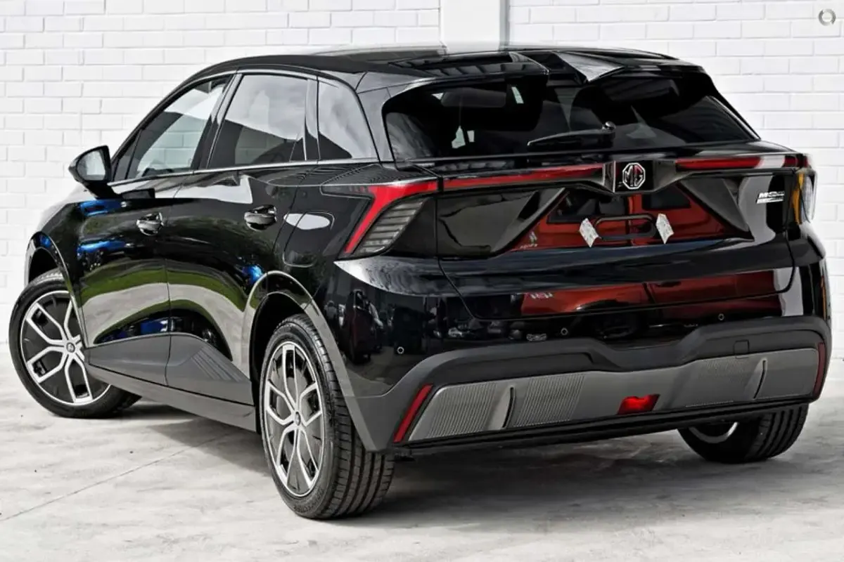 Usata MG MG4 EV Trophy 89 kW (122 CV) 2023 Nero Utilitaria