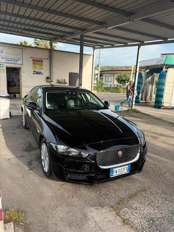 Usata Jaguar XF 179 CV (131 kW) 2019 Nero Berlina