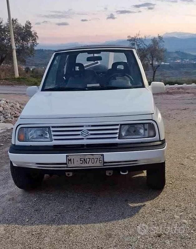 Usata Suzuki Vitara 1989 Bianco Cabrio