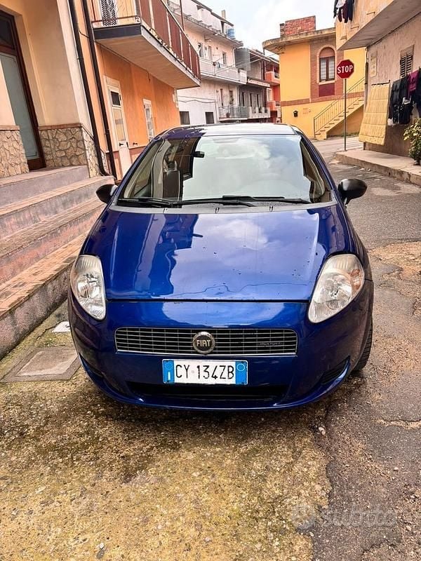 Usata Fiat Grande Punto 65 CV (47 kW) 2005 Blu Utilitaria