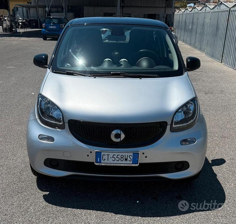 Grigio Usata 2018 Smart ForFour Passion Due volumi | 9900 € (Buon prezzo) - Immagine 1/4