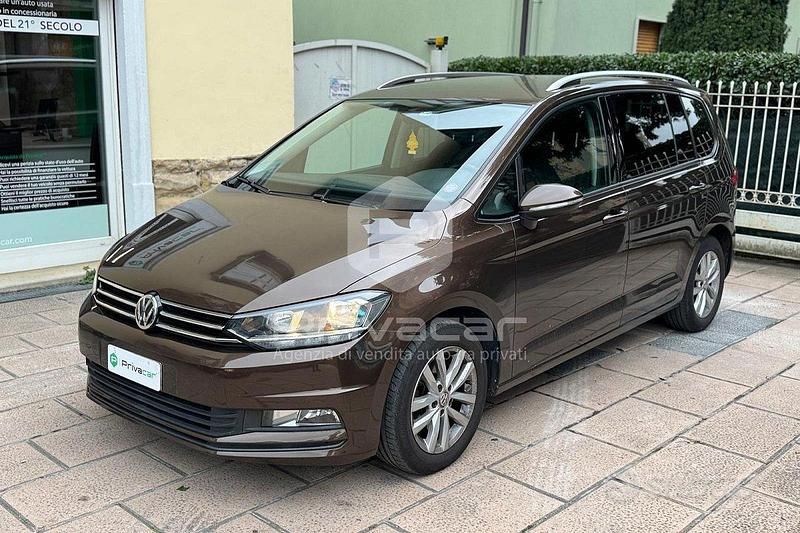 Marrone Usata 2017 VW Touran Comfortline Monovolume | 12.500 € (Buon prezzo) - Immagine 1/4