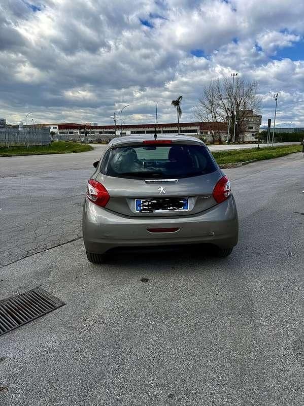 Usata Peugeot 208 Allure 68 CV (50 kW) 2013 Utilitaria