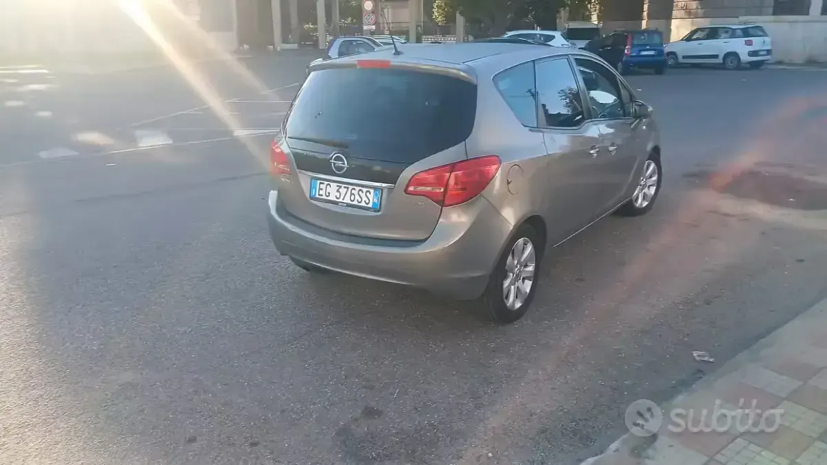 Usata Opel Meriva 95 CV (69 kW) 2011 Grigio Monovolume