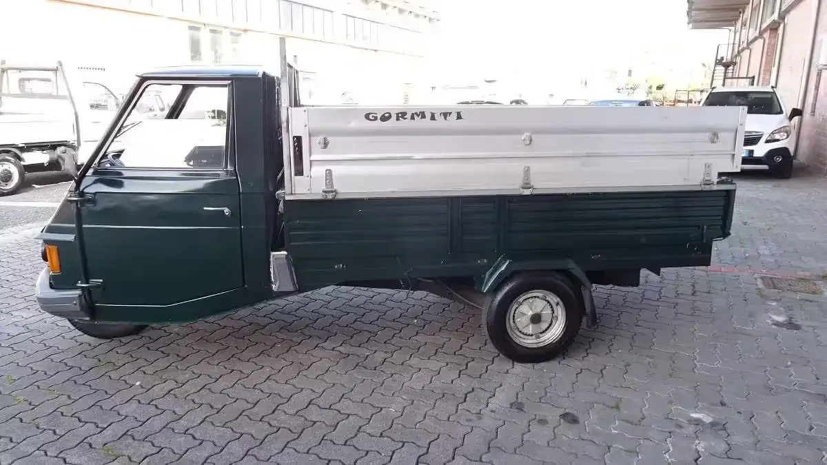 Usata Piaggio APE 14 CV (10 kW) 1998 Verde