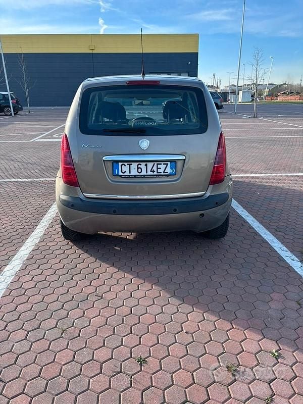 Usata Lancia Musa 95 CV (69 kW) 2005 Monovolume