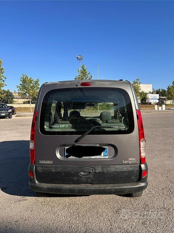 Usata Renault Kangoo 82 CV (60 kW) 2002 Monovolume