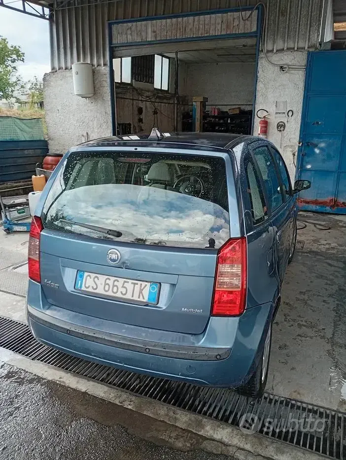 Usata Fiat Idea 69 CV (50 kW) 2004 Blu Monovolume