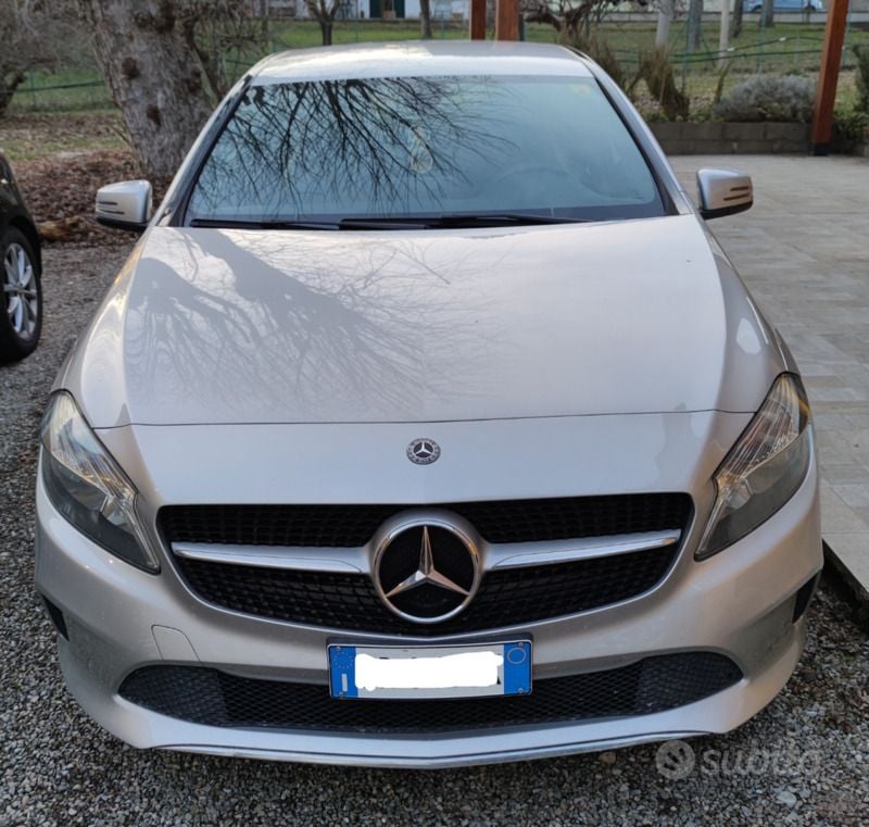 Usata Mercedes A160 102 CV (75 kW) 2018 Grigio Utilitaria