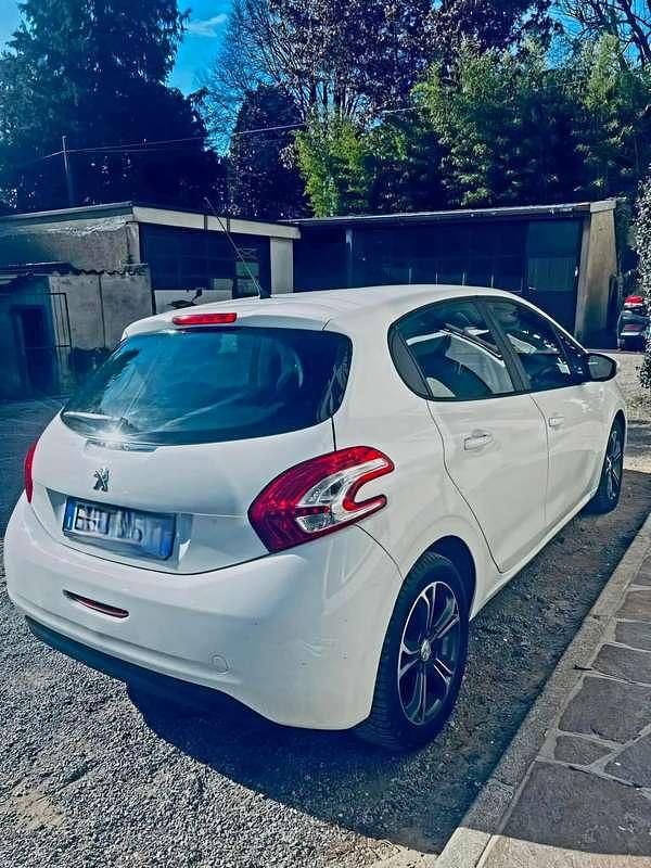 Usata Peugeot 208 95 CV (69 kW) 2015 Bianco Utilitaria
