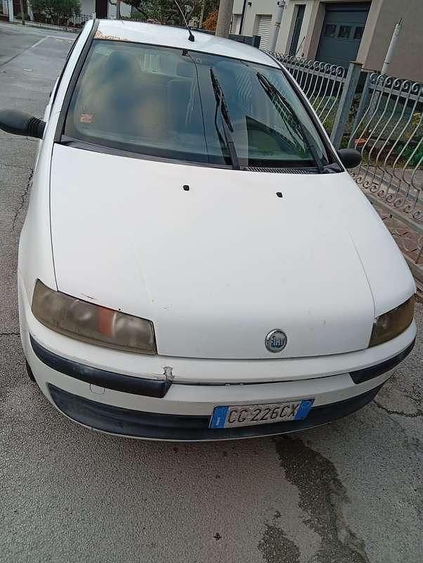 Usata Fiat Punto 60 CV (44 kW) 2000 Berlina