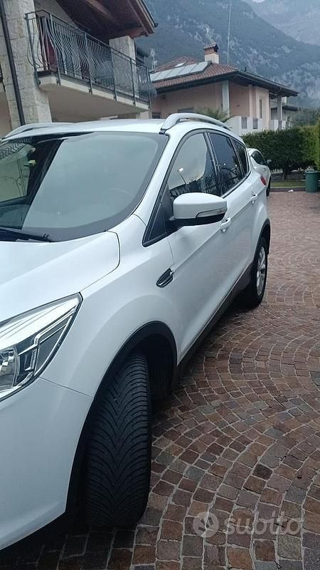 Usata Ford Kuga 140 CV (102 kW) 2014 Bianco SUV